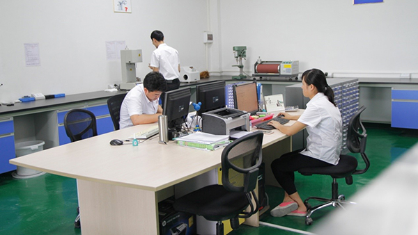 TPE注塑加工厂必备的资料包：TPE制品表面没有光泽度。